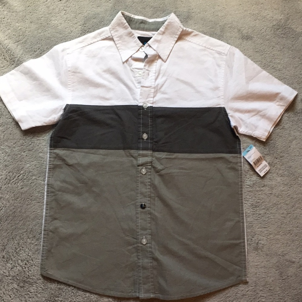 New with tag. Boys button up shirt